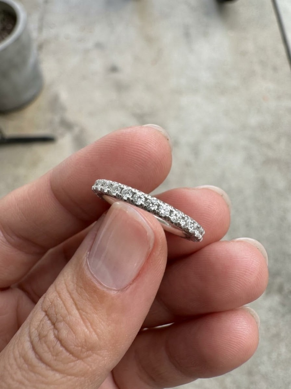 18K Solid Gold Natural Diamond Eternity Band Ring. Comfort fit, Size 5 - Picture 3 of 6